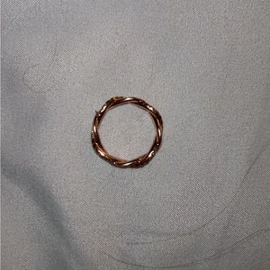Woman’s ring size 6 in good condition